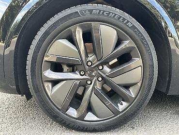 lada 06: Lixiang L7: 2025 г., Гибрид — 10