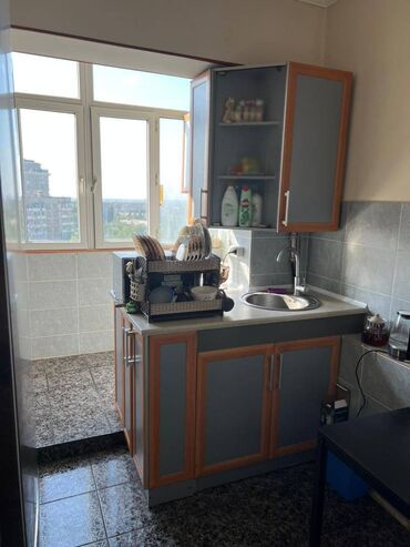 снять квартиру без риэлтора: 3 комнаты, 62 м², 106 серия, 9 этаж, Косметический ремонт