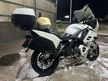 t max: Туристический мотоцикл класса sport-touring, белый.benelli 600 кубов — 3
