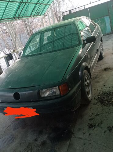 Volkswagen: Volkswagen Passat: 1989 г., 1.8 л, Механика, Бензин, Седан