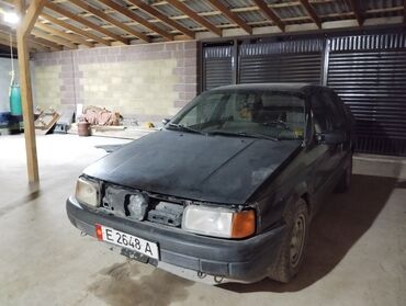 Volkswagen: Volkswagen Passat: 1989 г., 1.8 л, Механика, Бензин, Седан