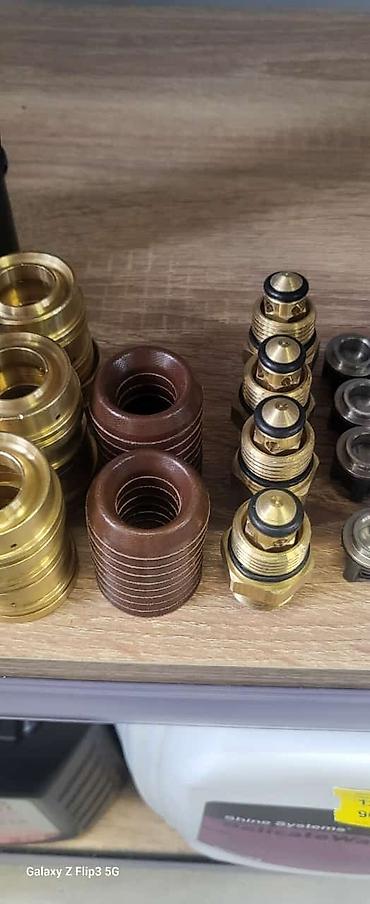 Avtoyuma aparatları: 1 manatliq 50 qəpiklik avtoyuma avadanliqlar satisi yerində — 7