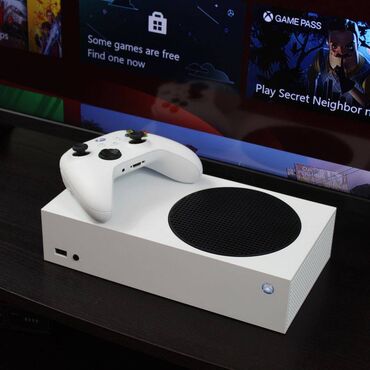 xbox 360 elite slim: Продаю xbox series s в отличном состоянии, в комплекте геймпад и сама