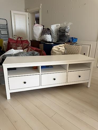 Тумбалар: Телевизордун шкаф жана стенди, Колдонулган, Полго орнотулма, Жыгач, түсү - Ак — 1
