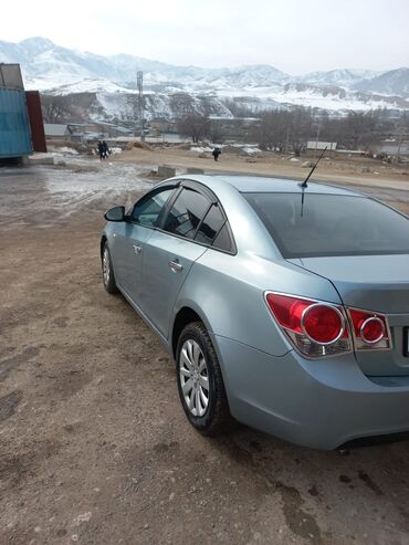 Chevrolet: Chevrolet Cruze: 2010 г., 1.6 л, Механика, Бензин, Седан