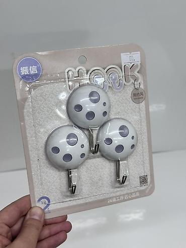 Набор настенных крючков HOOK (3 шт.) - Тип: настенные крючки на at lalafo.kg Набор настенных крючков HOOK (3 шт.) - Тип: настенные крючки на