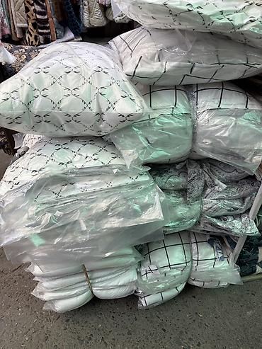 bed sheets: Подушки декоративные/спальные в индивидуальной упаковке. - Размер — 4