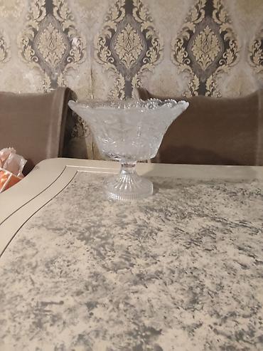 çərəz: Şüşə qədəhvari meyvə/gül qabı - Material: qalın, şəffaf şüşə - — 1