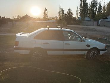 авто товары: Volkswagen Passat: 1989 г., Механика, Седан — 2