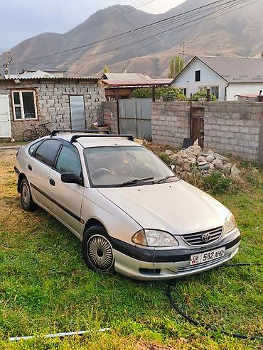 задняя фара приус: Toyota Avensis: 2001 г., Механика, Бензин, Лифтбек — 4