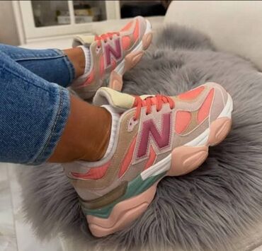 Ostala ženska obuća: New balance 9060
36 do 41
4100 — 7