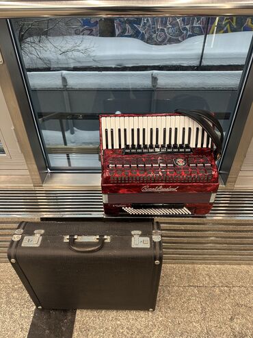 Аккордеоны: Продаю привозной Германские аккордеон Суроттогу аккордеондор баары at lalafo.kg — 24 Аккордеоны: Продаю привозной Германские аккордеон Суроттогу аккордеондор баары — 24