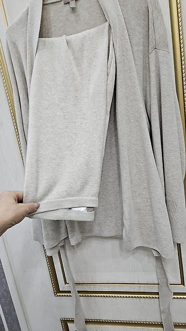 zara 34: Классная двойка, один выход, фото не передаёт реальный цвет, по фигуре — 4