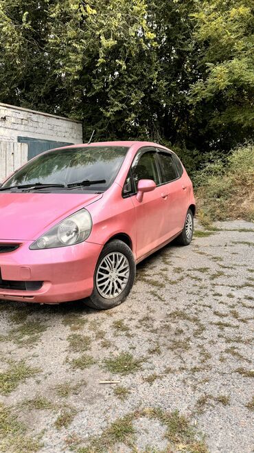 дом на обмен: Honda Fit: 2001 г., 1.3 л, Вариатор, Бензин, Универсал