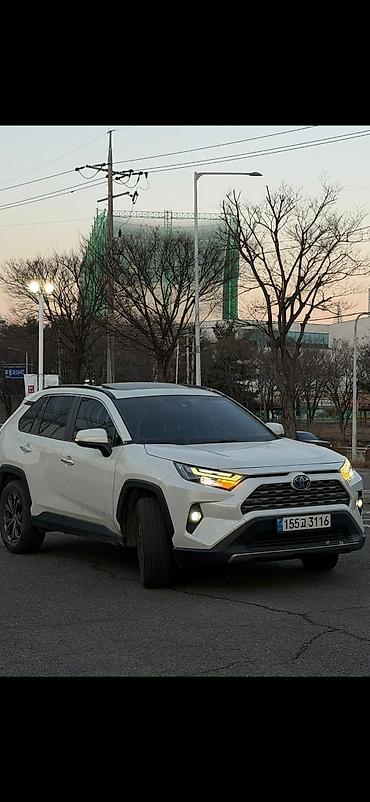 Toyota: Toyota RAV4: 2022 г., 2.5 л, Гибрид, Кроссовер — 1