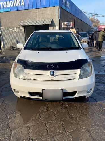 Toyota: Toyota ist: 2003 г., 1.3 л, Автомат, Бензин, Хэтчбэк