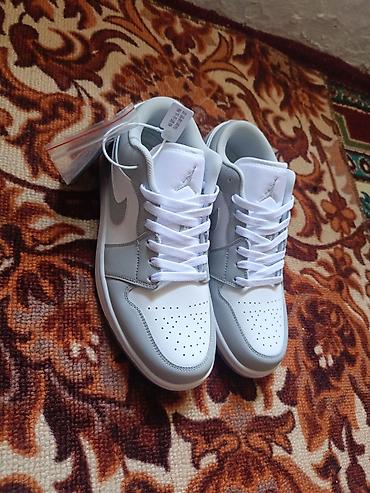 Мужские кроссовки, 42, Air Jordan, Новый, цвет - Белый, Самовывоз