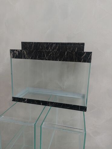 Akvariumlar: Ölçü 30×20×15

Ev və ofis üçün estetik, baxımı asan mini akvaryum — 15