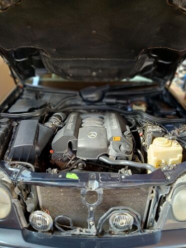 Mercedes-Benz: Mercedes-Benz E 240: 2.4 l | 1998 il Sedan — 8