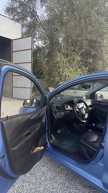 Продажа авто: Chevrolet Spark: 2016 г., 1 л, Автомат, Бензин, Хэтчбэк — 7