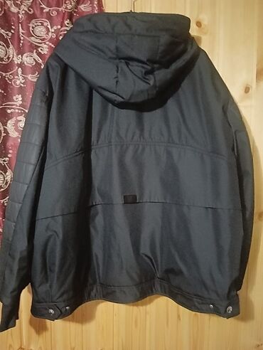 Kurtkalar: Куртка женская,новая,тёплая,идёт на размер 60-62. Qadın üçün isti üst — 5