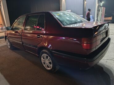 Volkswagen: Volkswagen Vento: 1993 г., 1.8 л, Механика, Бензин, Седан — 8