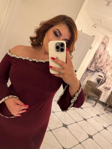 набор для проблемной кожи: Bordo rəngli, çiyinləri açıq ziyafət/gecə geyimi. - Material: elastik