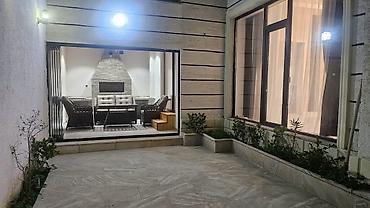 Uzunmüddətli kirayə evlər: AYLIQ KİRALIQ AİLƏVİ MODERN HƏYƏT EVİ - Plan: Geniş zal və mətbəx — 2