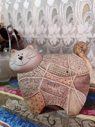 сувенир: Продаю сувениры. Котики-2шт.
Матрешки-4шт — 3