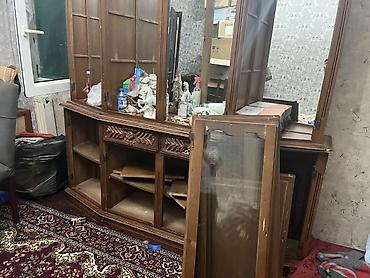 Bufetlər: Klassik üslubda taxtadan hazırlanmış böyük güzgülü vitrin/bufet dəsti — 1