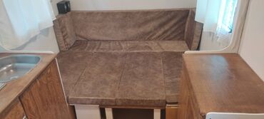 Qoşqular: KARAVAN sifarişlə. Istirahətiniz üçün tam şərait var . 12 volt — 8