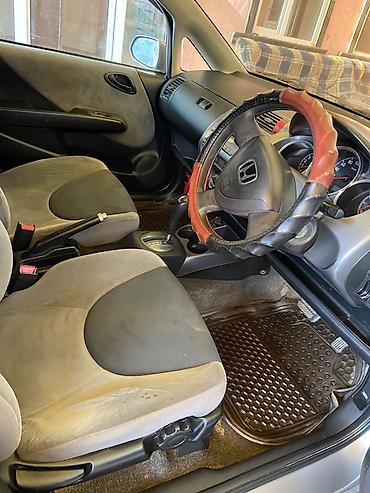 210 mers: Honda Fit: 2003 г., 1.3 л, Вариатор, Бензин, Хэтчбэк — 5
