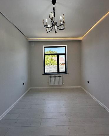 Продажа коттеджей и домов: ✨ Продаётся дом район Киркомстром Бишкек ✨ 🏡 Характеристики: • — 7