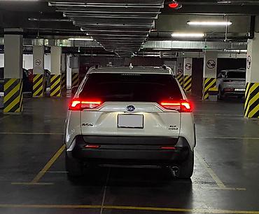 Toyota: Toyota RAV4: 2021 г., 2.5 л, Автомат, Гибрид, Кроссовер — 5