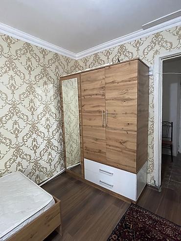 Otaqların günlük kirayəsi: Kirayə üçün ayrıca 1,5 (bir tam və balaca otaq) Təsvir: - Geniş və — 3