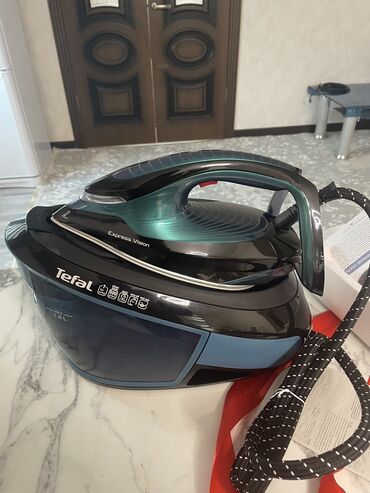 жылыткыч буу: Буу генератору Tefal, Металлокерамикалык, 2 л, Авто өчүрүү, Тамчылатууга каршы система, Вертикалдуу бууга кармап жумшартуу