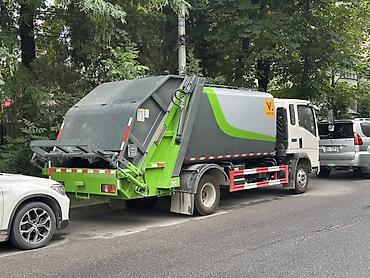 куплю мусоровоз: Мусоровоз-компрессор HOWO с задней загрузкой 8 кубов - Надстройка — 3