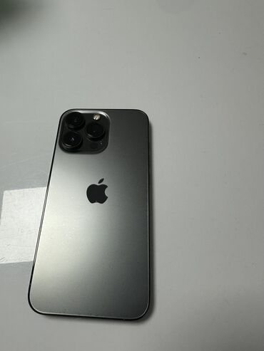 Apple iPhone: IPhone 13 Pro, Б/у, 256 ГБ, Space Gray, Зарядное устройство, Защитное стекло, Чехол, 86 %