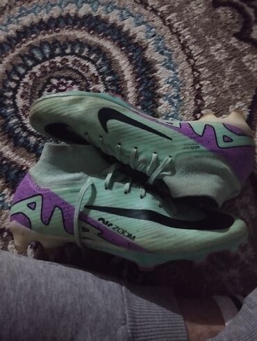 серебряные струны для гитары: Бутсы Nike, Размер: 42, Б/у