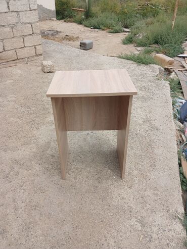 Masa və oturacaq dəstləri: Mətbəx üçün, Yeni, Açılmayan, Kvadrat masa — 10