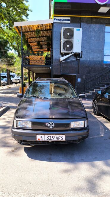 Транспорт: Volkswagen Passat: 1991 г., 1.8 л, Механика, Бензин, Универсал