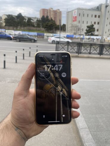 təcili iphone: IPhone 11, 64 GB, Sarı, Barmaq izi, Face ID
