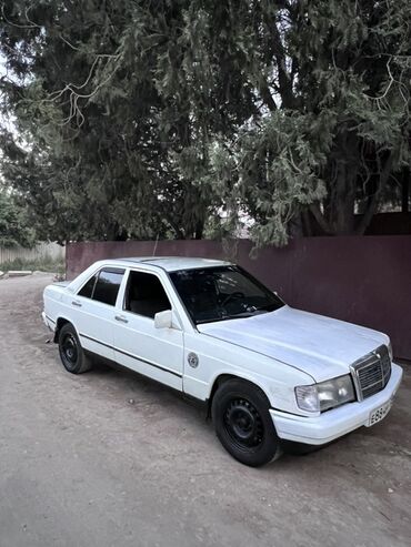 запчасть на мерс 814: Mercedes-Benz 190: 1988 г., 2 л, Механика, Бензин, Седан