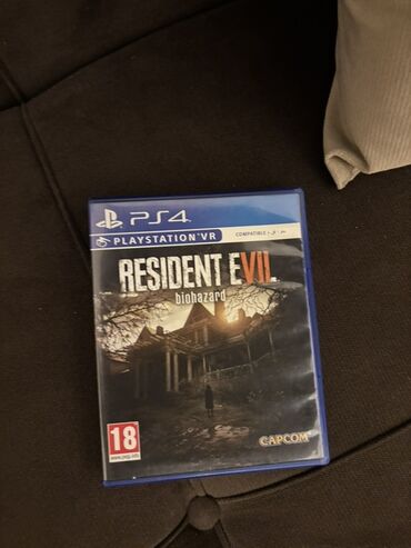 PS2 & PS1 (Sony PlayStation 2 & 1): PlayStation 4 konsolu üçün "Resident Evil 7 Biohazard" video oyunu. Bu