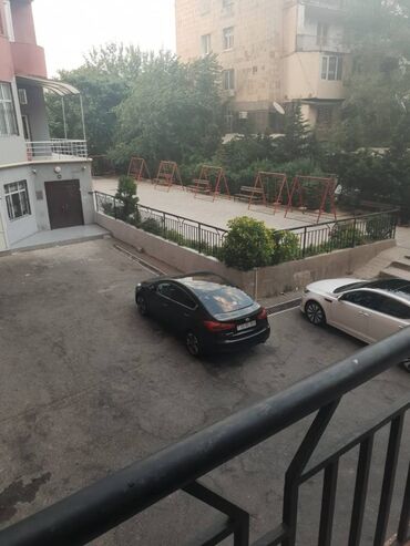 Uzunmüddətli kirayə mənzillər: 8 noyabr metrosuna yaxin tibb universitetinə yaxin 20 mertebeli — 14