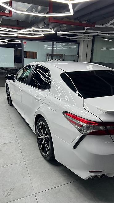 byd e1: Toyota Camry: 2017 г., 2.5 л, Автомат, Гибрид, Седан — 2