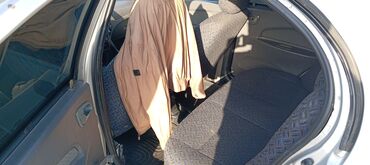 Digər avtomobillər: Avtomobil: sedan kuzovlu, gümüşü rəng. Xarici xüsusiyyətlər: - Kompakt — 6