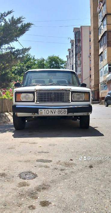 VAZ (LADA): LADA 2107 sedan Xüsusiyyətlər: - Kuzov: sedan, klassik LADA 2107 — 1