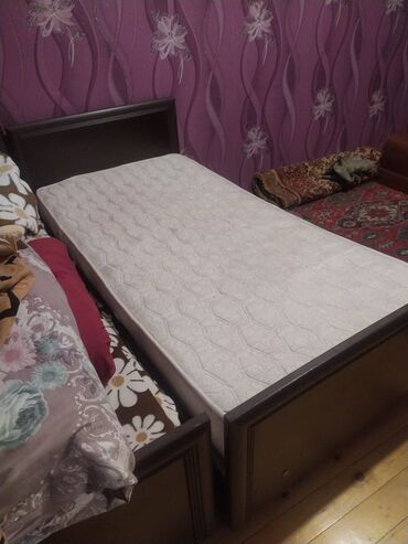 Кровати: Б/у, Односпальная кровать, С подъемным механизмом, С матрасом, Без выдвижных ящиков