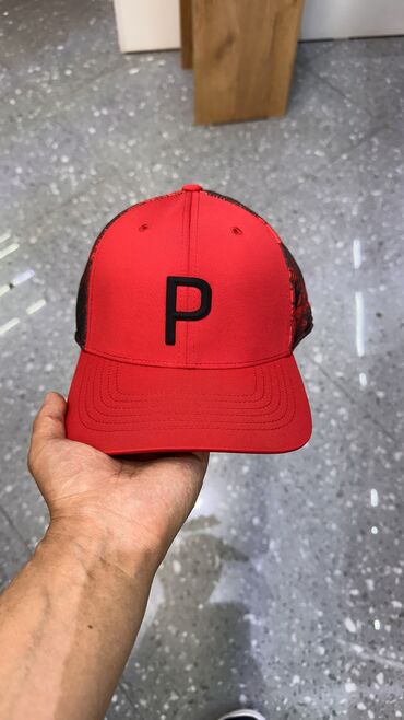 где можно продать старые вещи в бишкеке: Эркектердин баш кийими, Puma, Жаңы, түсү - Кызыл, Өзү алып кетүү, Акылуу жеткирүү